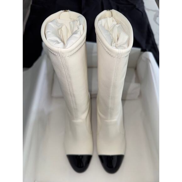 Chanel 25K White Black Pearl Ball Heel CC Logo Stretch Leather Midcalf Boot 39 - Picture 11 of 16